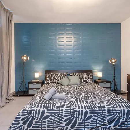 Guesthost - Welchome In The Heart Of Bari! Lejlighed *